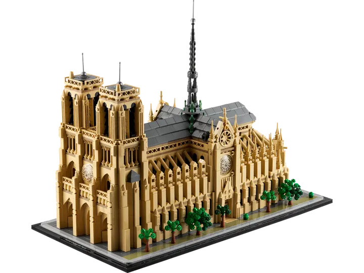 21061 Notre-Dame de Paris