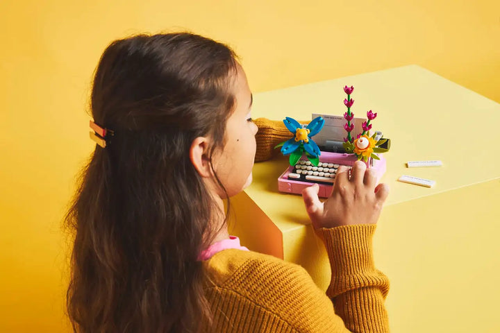 31169 Typewriter with Flowers