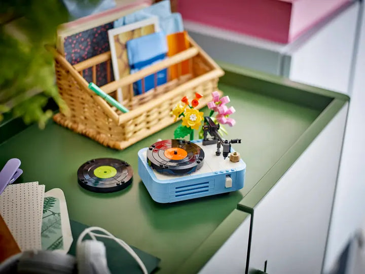 31172 Record Player with Flowers