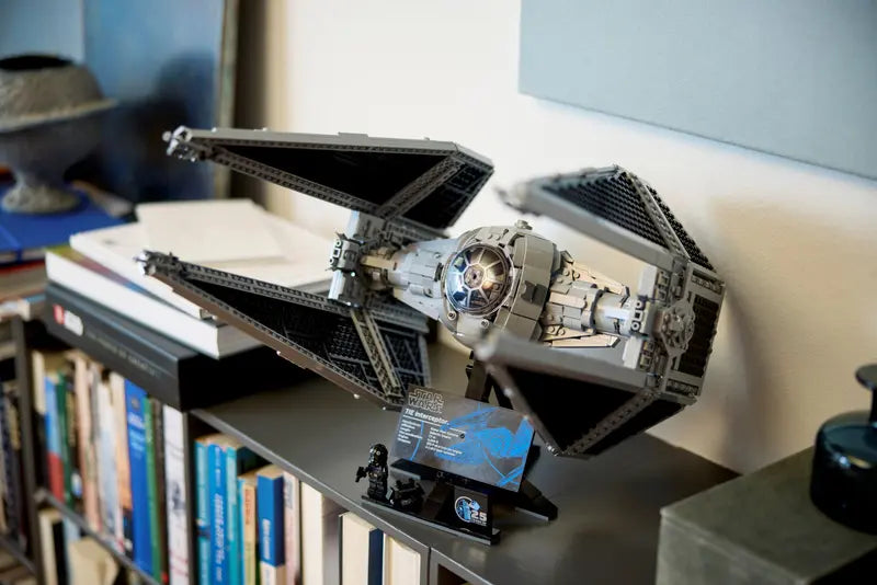 75382 TIE Interceptor™